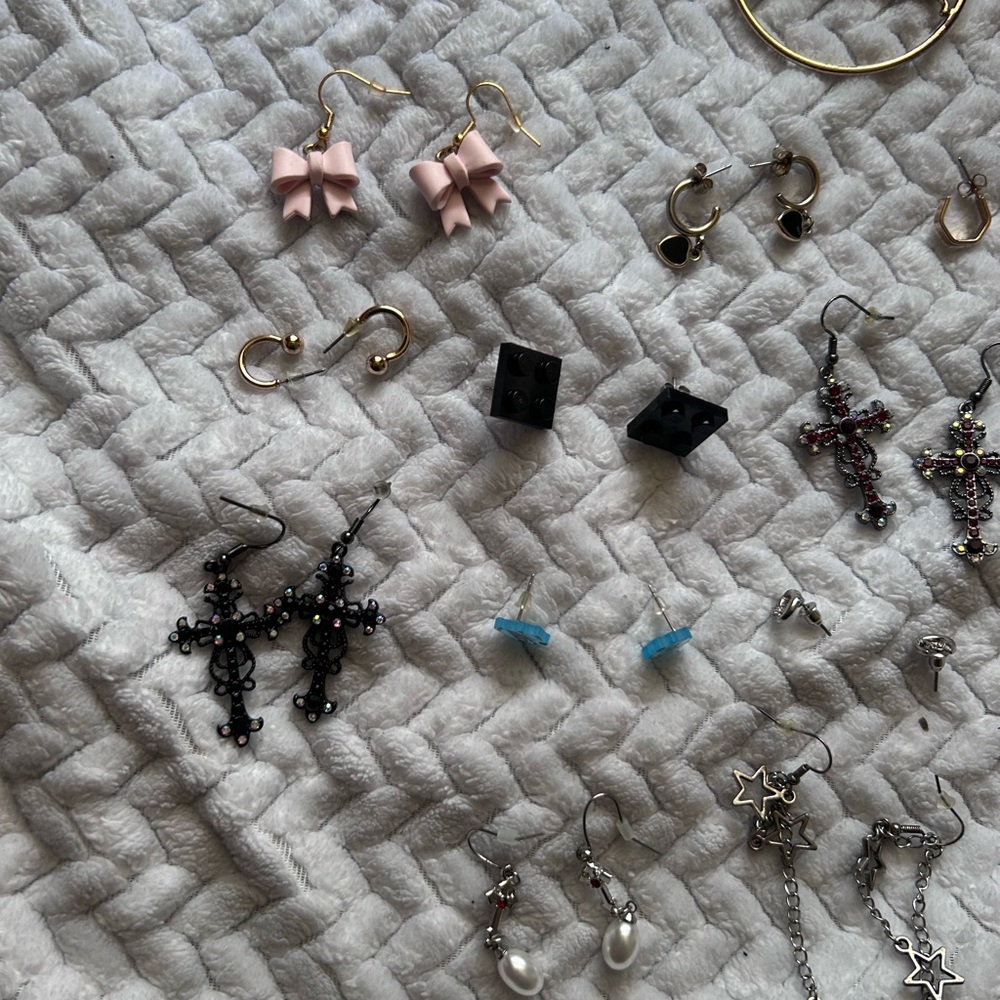 Earring Set - Picture 2 of 4